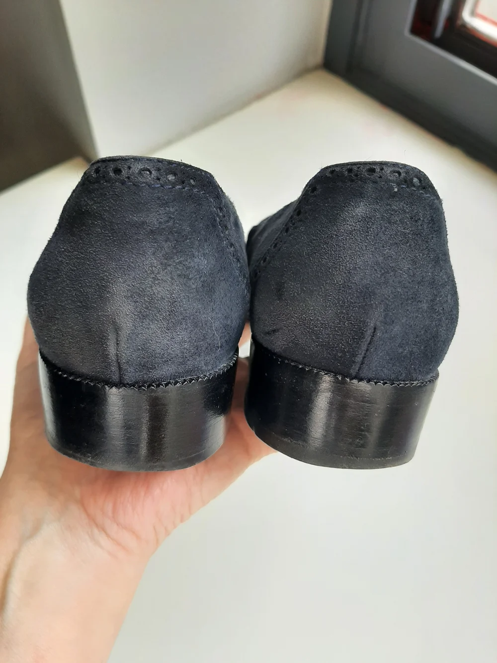 CHANEL elegant loafers